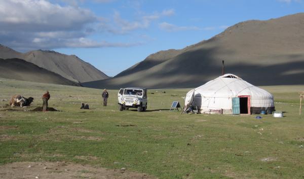 A herder family in far western Mongolian county that has adopted resilience-based management approaches.