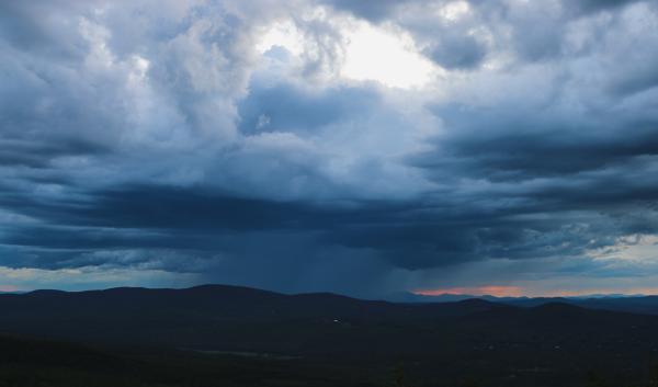 A rain storm approaches in the White Mountains. Photo by Brian Yurasits on Unsplash.